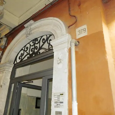 Relux Panzió Bari