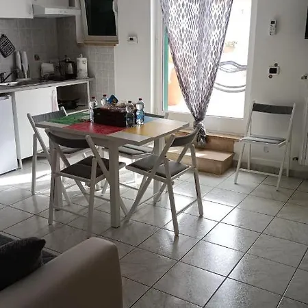 Relux Bed & Breakfast 4*